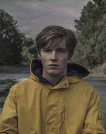 Louis Hofmann Yellow Jacket Dark