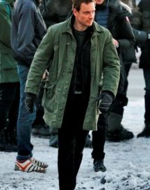 Michael_Fassbender Green jacket with button closer in snowman