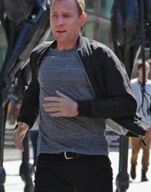 in T2 Trainspotting Ewan-Mcgregor-Jacket