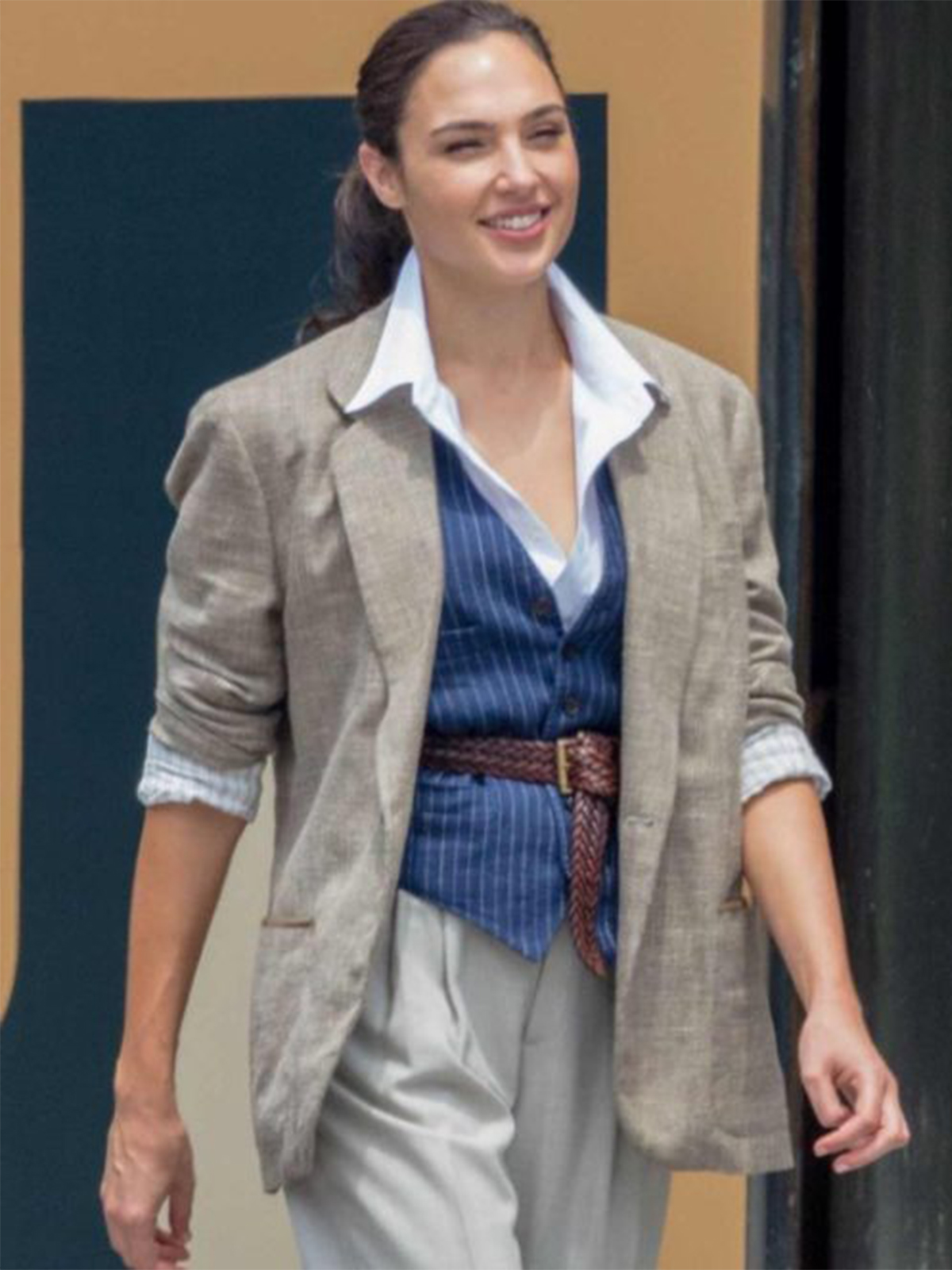 Wonder-Woman-1984-Gal-Gadot-Cotton-Blazer