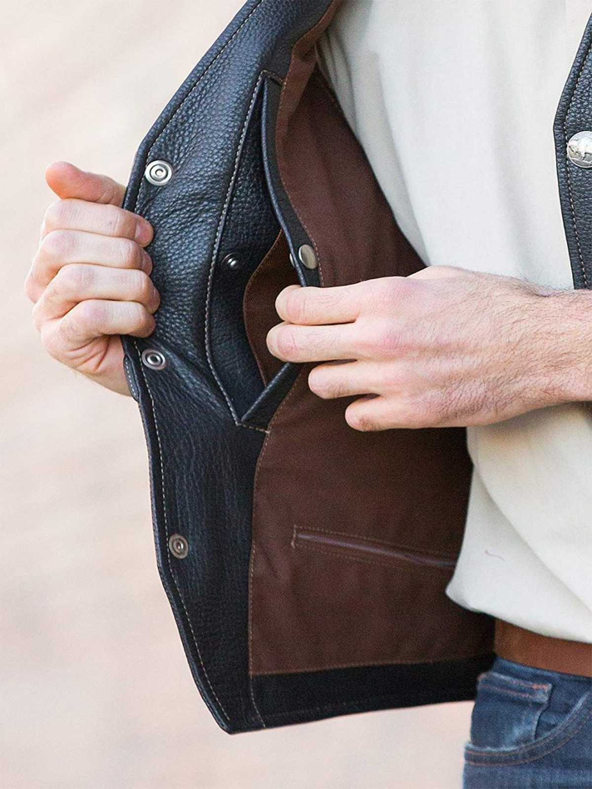 Men’s Classic Carry Pockets Leather Vest