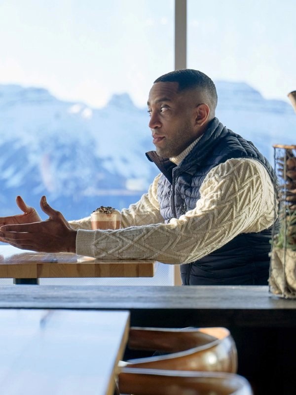 Joe-Franklin-A-Winter-Getaway-Brooks-Darnell-Puffer-Blue-Vest