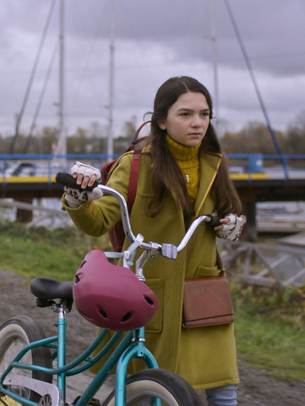 Brooklynn-Prince-Home-Before-Dark-Hilde-Lisko-Long-Hoodie-Coat