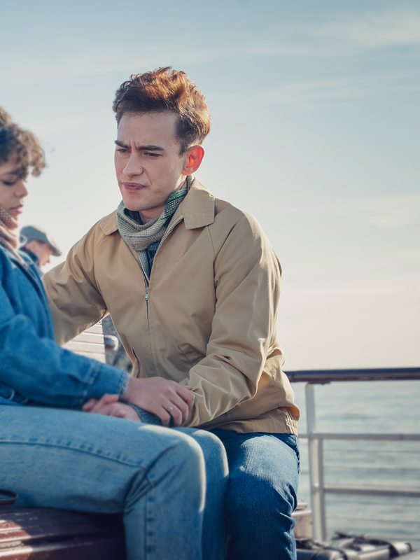 Olly-Alexander-Tv-Series-Its-a-Sin-Ritchie-Tozer-Beige-Jacket Olly-Alexander-Tv-Series-Its-a-Sin-Ritchie-Tozer-Beige-Jacket