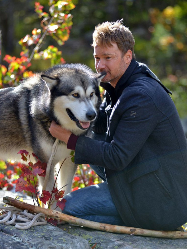 Hero-Dog-The-Journey-Home-Royce-Davis-Jacket