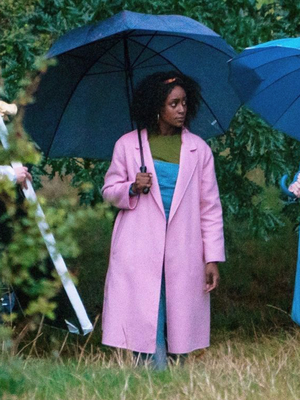 Simona-Brown-Tv-Series-Behind-Her-Eyes-2021-Louise-Coat