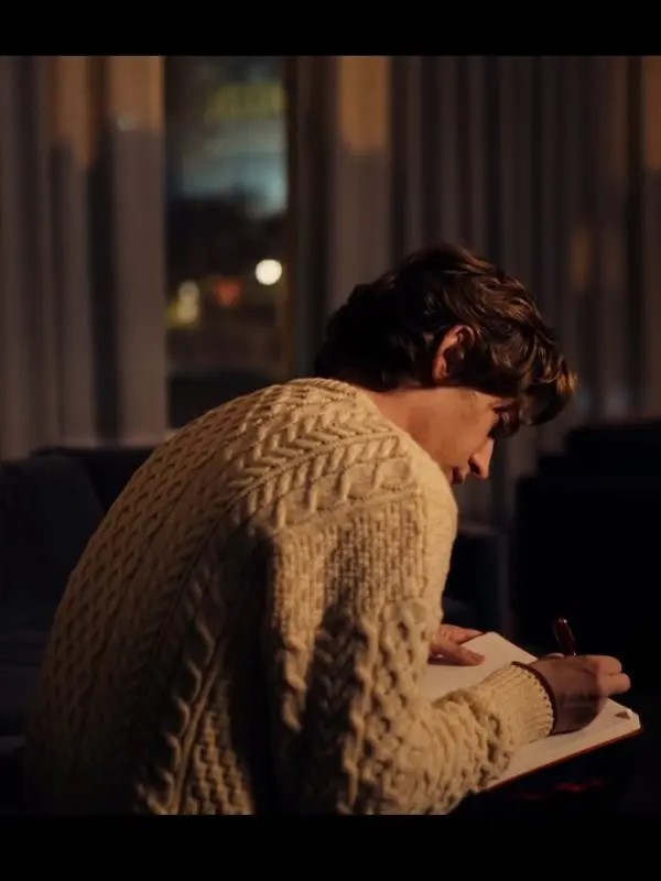 Tv-Series-Dash-Lily-Austin-Abrams-White-Cable-Knit-Sweater