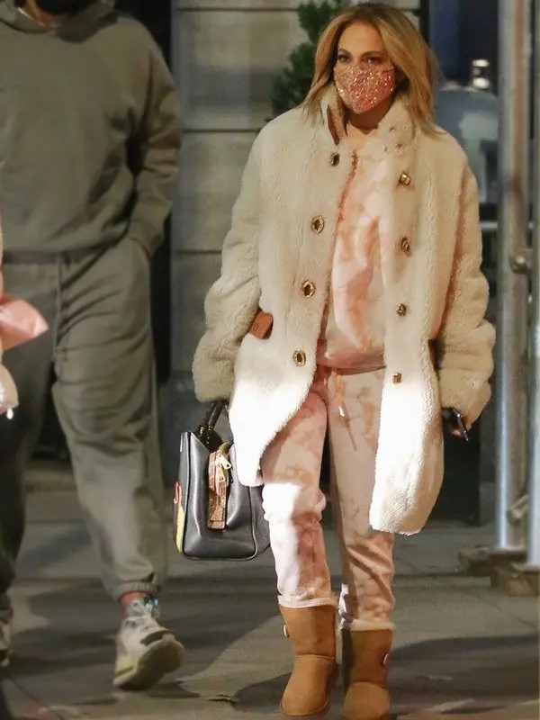 Jennifer-Lopez-Fur-Coat