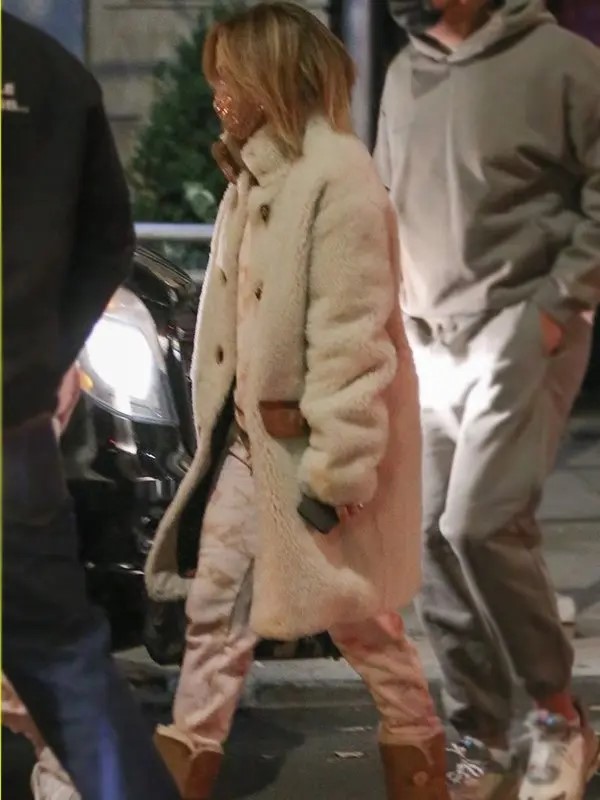 Jennifer-Lopez-Selena-The-Series-Fur-Coat