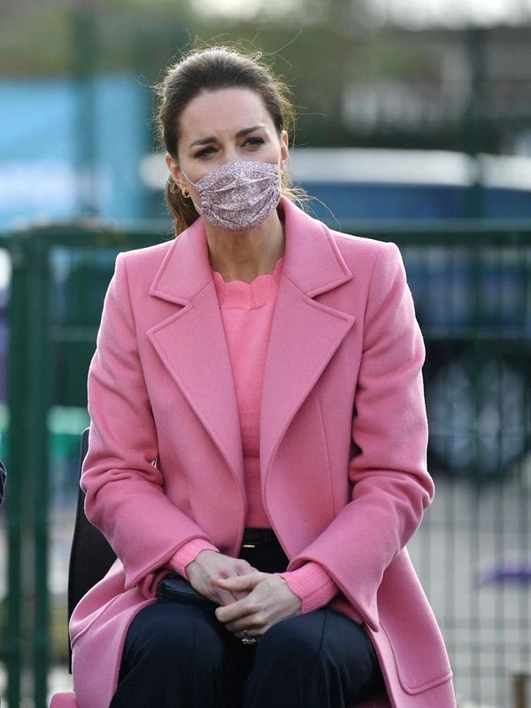 The-Duchess-Of-Cambridge-Kate-Middleton-Pink-Wool-Trench-Coat