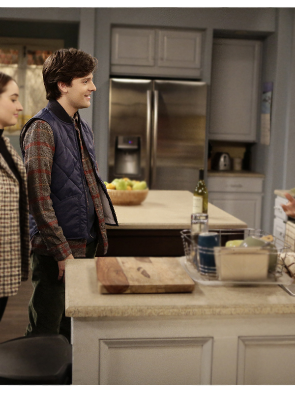 Travis-Tope-Tv-Series-Last-Man-Standing-Rob-Blue-Quilted-Vest