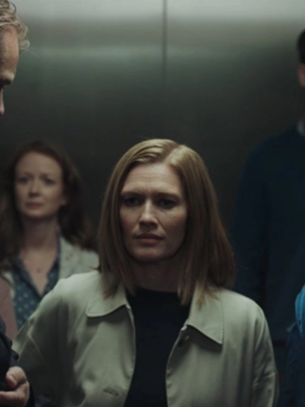 Hanna-Marissa-Wiegler-White-Trench-Coat