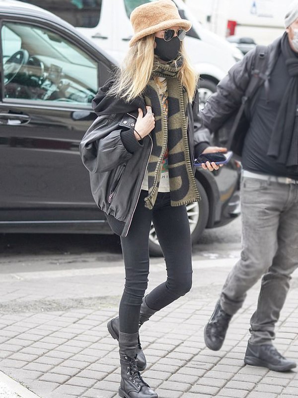 Cara-Delevingne-Black-Leather-Jacket