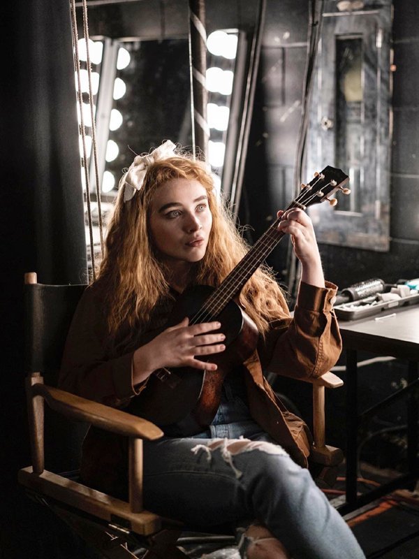 Sabrina-Carpenter-Clouds-Jacket