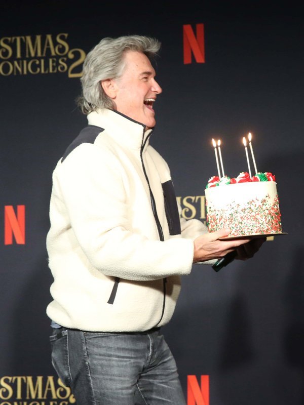 The-Christmas-Chronicles-2-Premiere-Kurt-Russell-Jacket