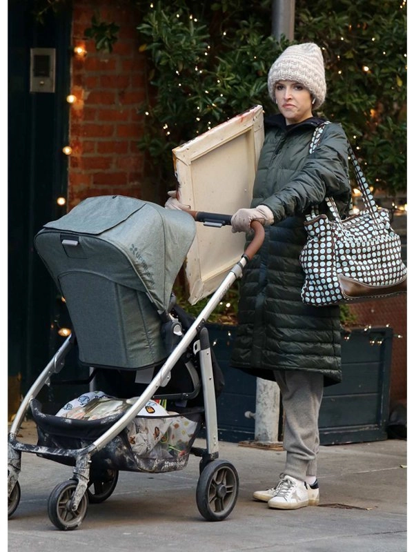 Anna-Kendrick-Tv-Series-Love-Life-Darby-Green-Long-Hooded-Coat