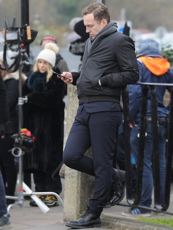DS-Nick-Bailey-The-Salisbury-Poisonings-Rafe-Spall-Black-Bomber-Jacket DS-Nick-Bailey-The-Salisbury-Poisonings-Rafe-Spall-Black-Bomber-Jacket