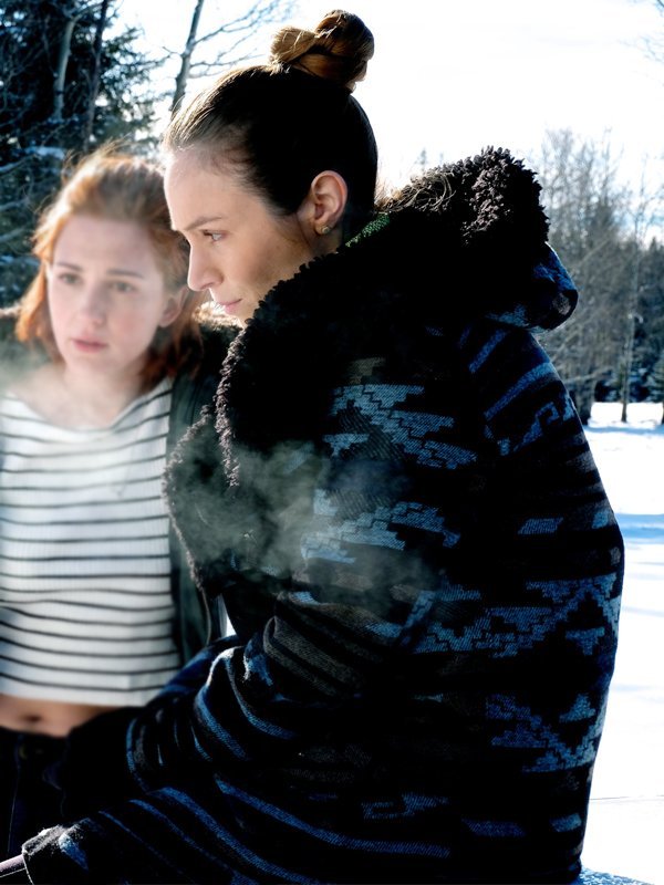 Wynonna-Earp-S04-Dominique-Provost-Chalkley-Coat