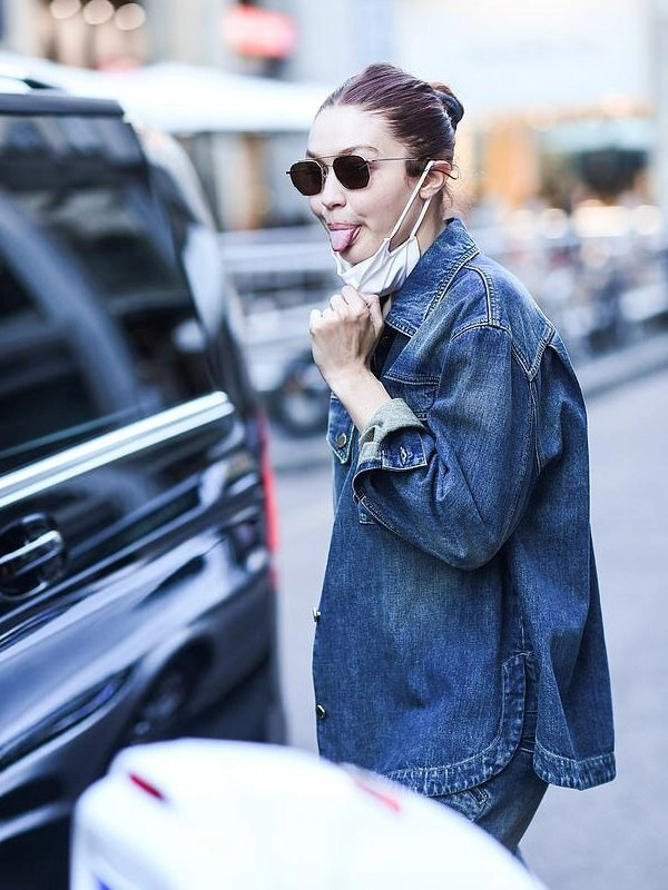 Gigi-Hadid-Denim-Jacket