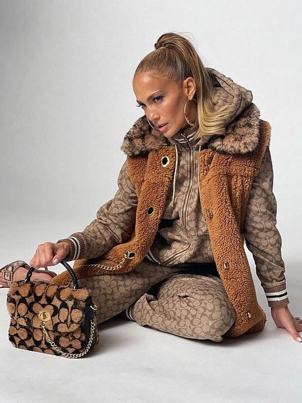 Jennifer-Lopez-Faux-Fur-Vest