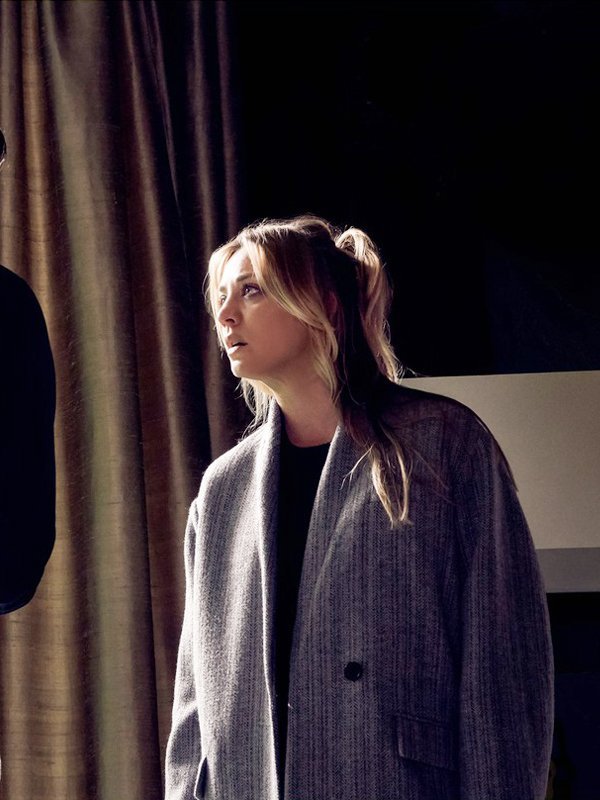 Cassie-Bowden-The-Flight-Attendant-Trench-Coat