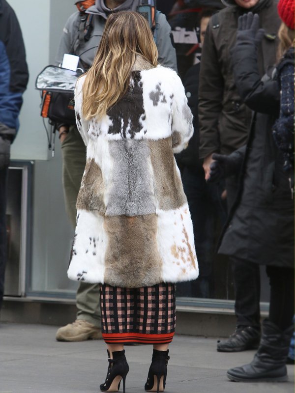 Kelsey-Peters-Younger-S07-Hilary-Duff-Coat