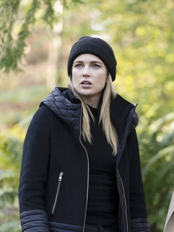 Sara-Lance-Legends-Of-Tomorrow-S05-Hooded-Coat-1