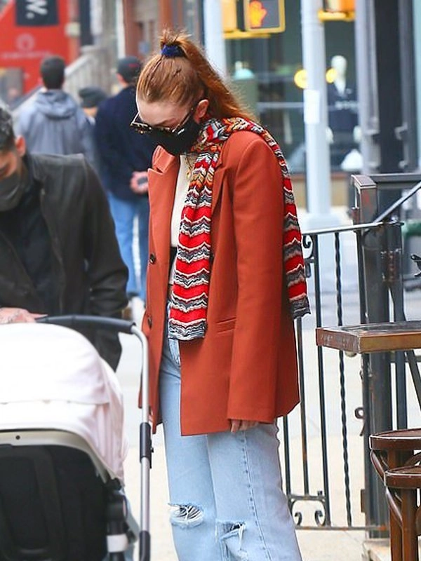 Gigi-Hadid-Cotton-Blazer