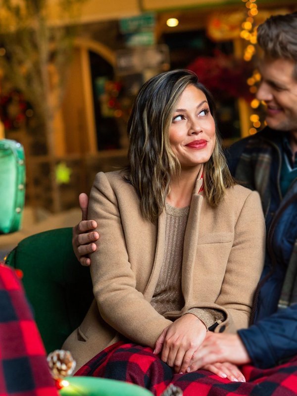 Once-Upon-A-Main-Street-Amelia-Lewis-Coat