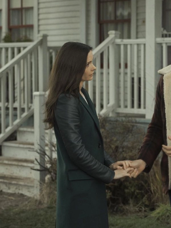 Superman And Lois Elizabeth Tulloch Long Coat