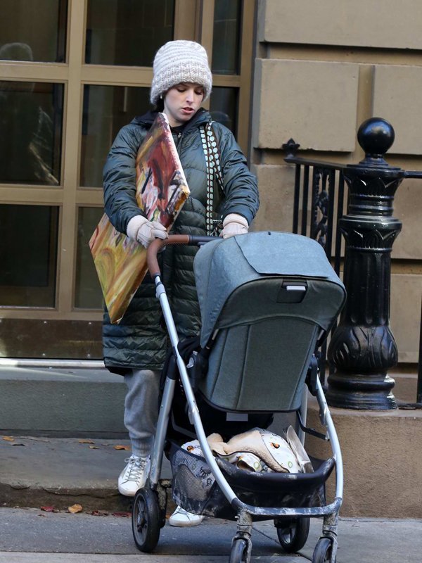 Tv-Series-Love-Life-Anna-Kendrick-Green-Puffer-Coat