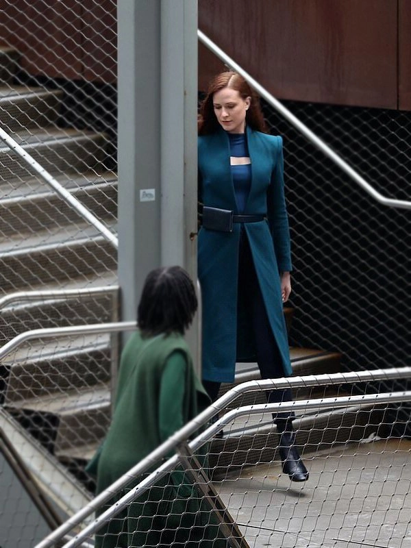 Westworld-Evan-Rachel-Wood-Green-Coat Westworld-Evan-Rachel-Wood-Green-Coat