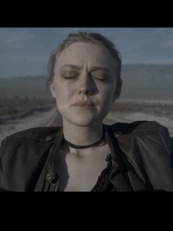 Dakota-Fanning-Viena-And-The-Fantomes-Leather-Jacket