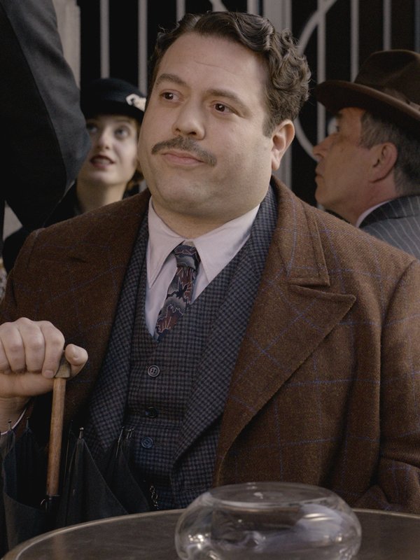 Fantastic-Beasts-Jacob-Kowalski-Wool-Brown-Checked-Coat