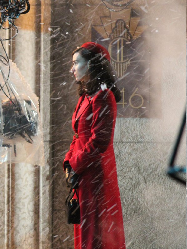 Nightmare-Alley-Rooney-Mara-Trench-Coat