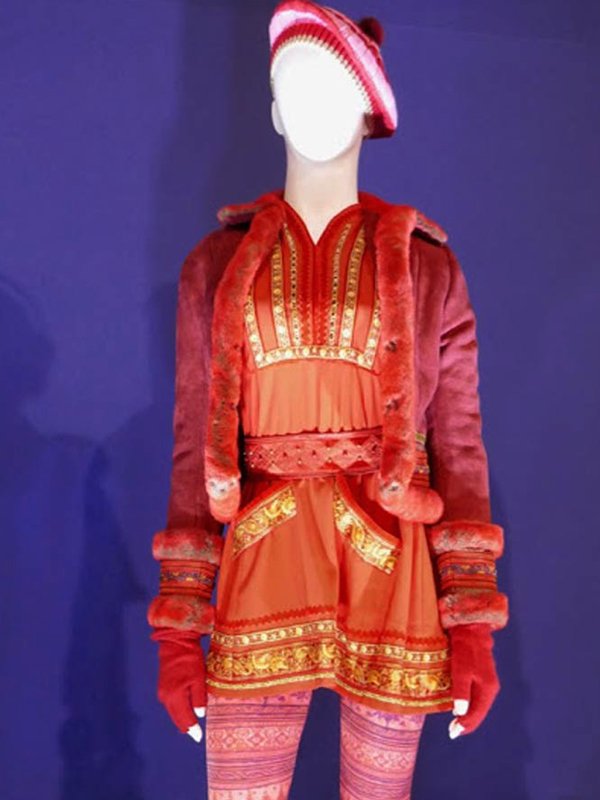 Noelle-Anna-Kendrick-Jacket