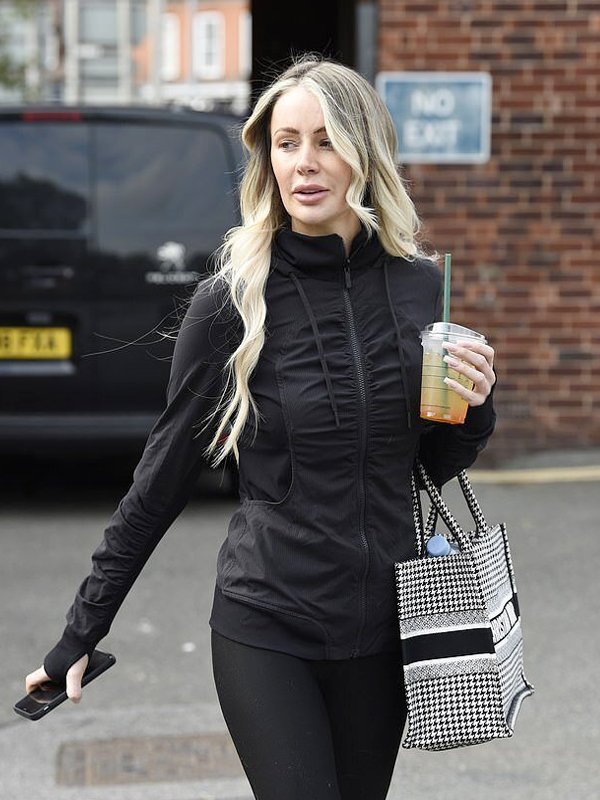 Olivia-Attwood-Black-Form-Fitting-Jacket