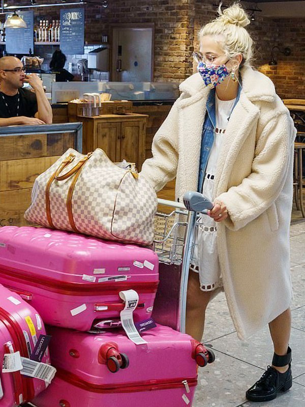 Pixie-Lott-White-Shearling-Long-Coat