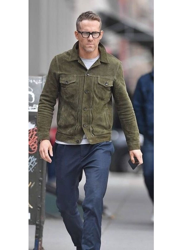 Red-Notice-Ryan-Reynolds-Green-Jacket