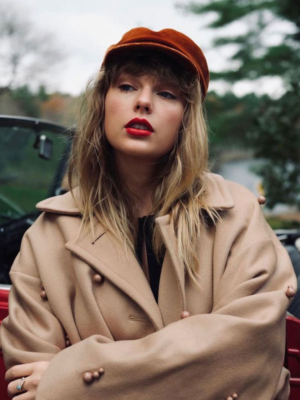 Red-Taylors-Version-Trench-Coat-with-Pearls