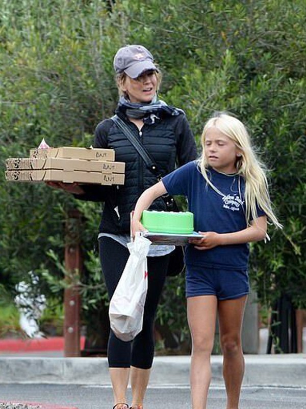 Renee-Zellweger-Black-Puffer-Jacket