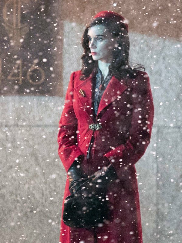 Rooney-Mara-Nightmare-Alley-Molly-Long-Red-Trench-Coat