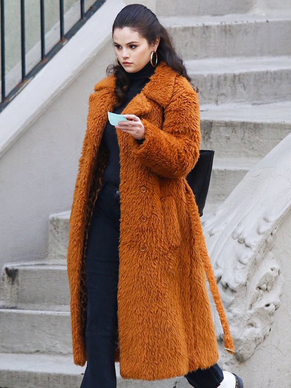 Selena-Gomez-Fur-Coat
