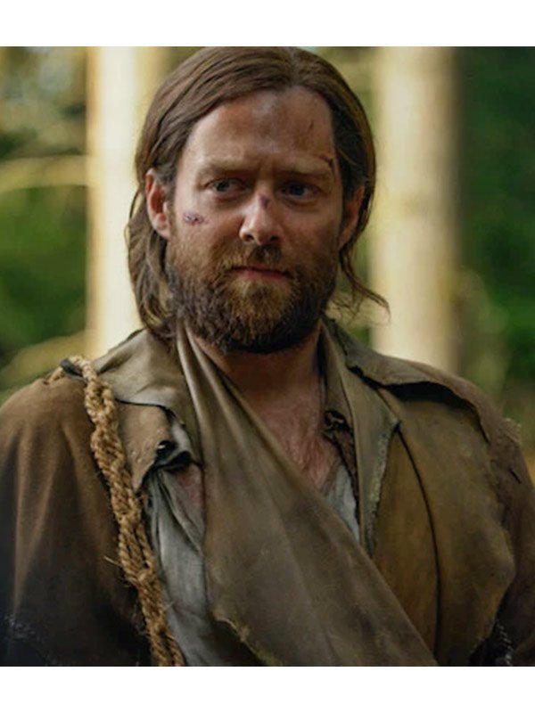 Jamie-Fraser-Outlander-S04-Brown-Coat