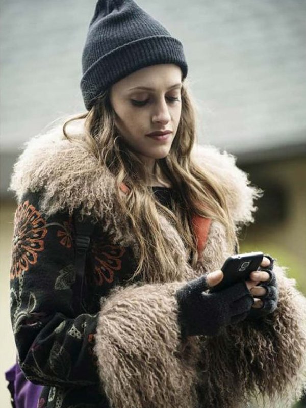 Tv-Series-Mr-Robot-Darlene-Wool-Coat-With-Fur